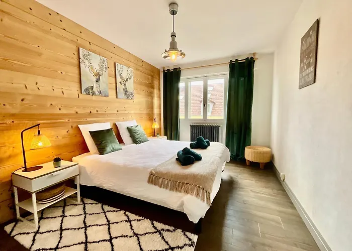 Epicea, Bel Avec Balcon Au Centre